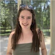 Profesora de apoyo escolar que lleva dando clases particulares desde hace cinco años. Imparto inglés y matemáticas hasta bachiller